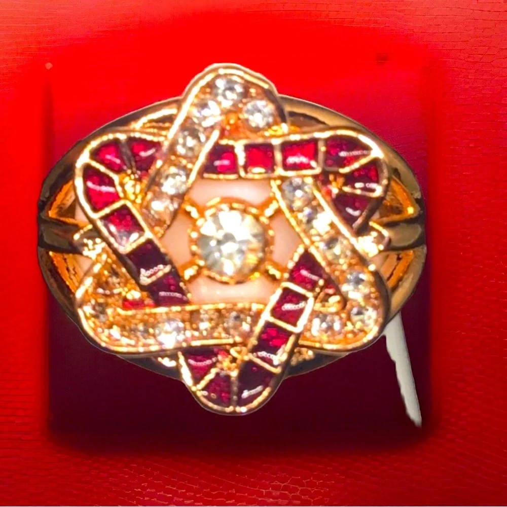Rose Gold Celtic knot 6 Pt Star W/Red & White Sapphire W/Crystal in Center Ring